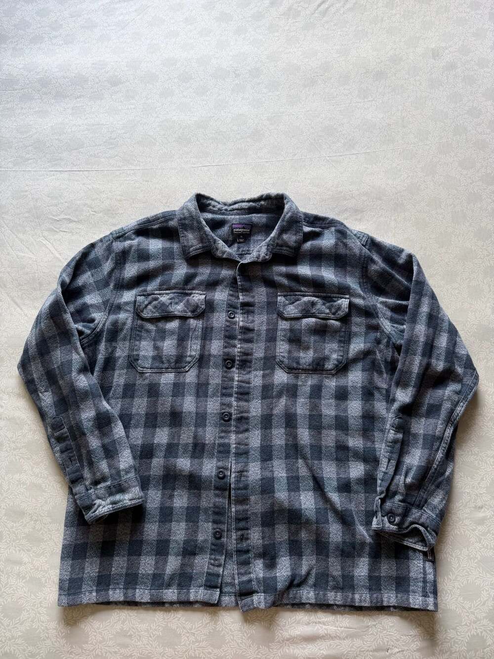 Patagonia Mens XL Fjord Flannel Shirt Gray Black Plaid OrganicCottonHeavyweight